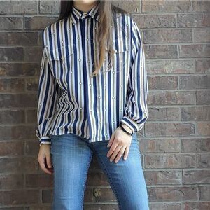 💖 HP💖 Vintage Schrader printed blouse